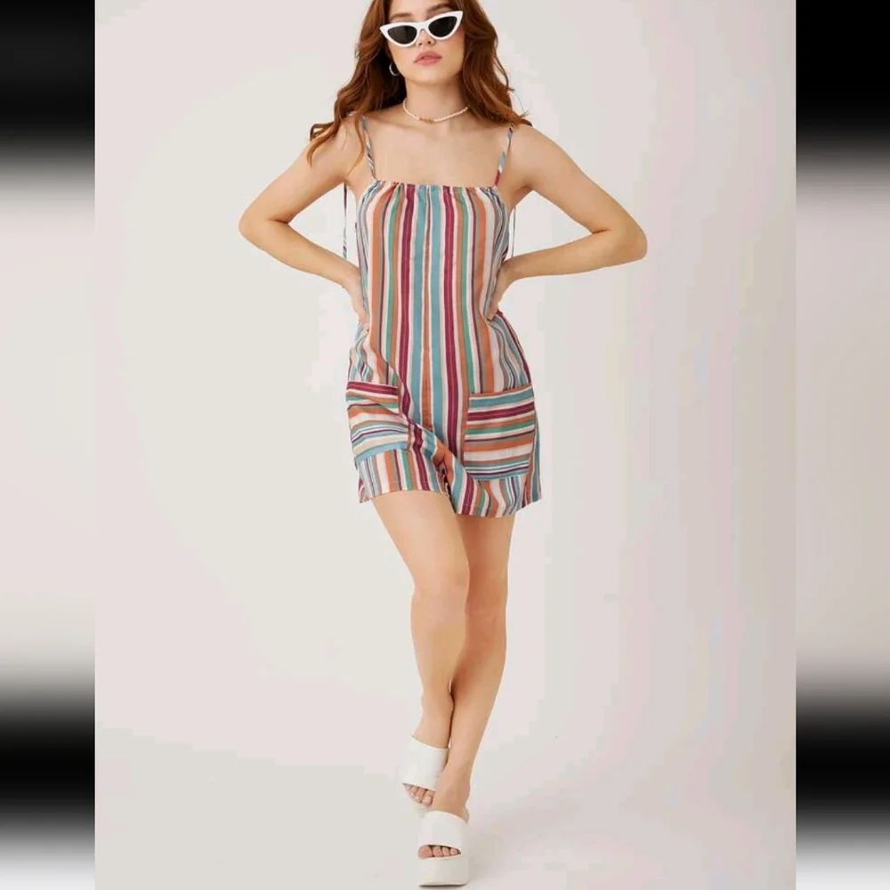 Striped knot shoulder romper Large Worn twice excellent condition 👌 - Picture 1 of 4